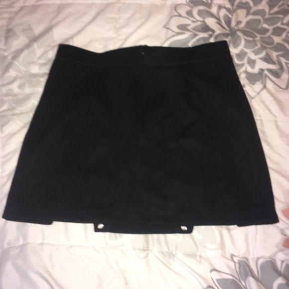 Mini skirt - Picture 2 of 2